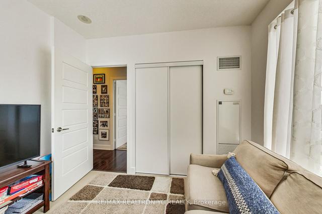 604 - 28 Linden St, Condo with 2 bedrooms, 2 bathrooms and 1 parking in Toronto ON | Image 6
