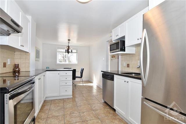 207 Ridgepark Private, Townhouse with 3 bedrooms, 3 bathrooms and 1 parking in Ottawa ON | Image 8