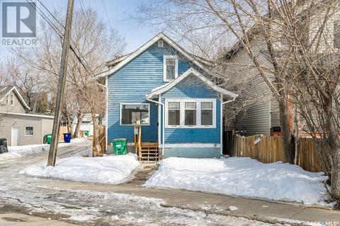 1117 Kilburn Avenue, House detached with 3 bedrooms, 1 bathrooms and null parking in Saskatoon SK | Card Image