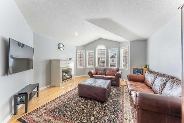 38 Mondeo Dr, House detached with 3 bedrooms, 4 bathrooms and 4 parking in Toronto ON | Image 6