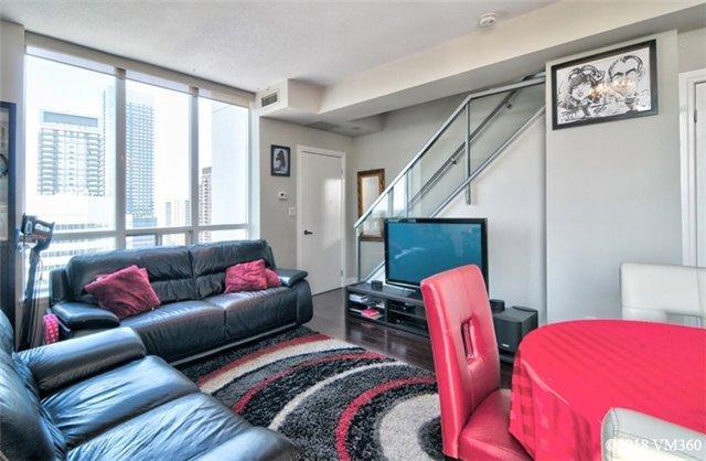 Uph02 - 1 Avondale Ave, Condo with 2 bedrooms, 2 bathrooms and 1 parking in Toronto ON | Image 11