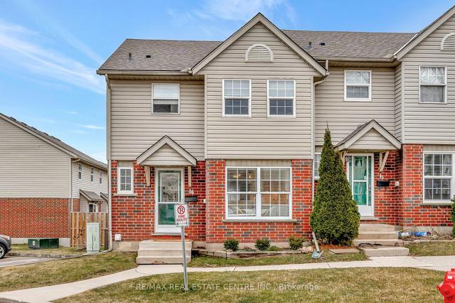 16 - 26 Poplar Dr, Townhouse with 3 bedrooms, 2 bathrooms and 1 parking in Cambridge ON | Image 1