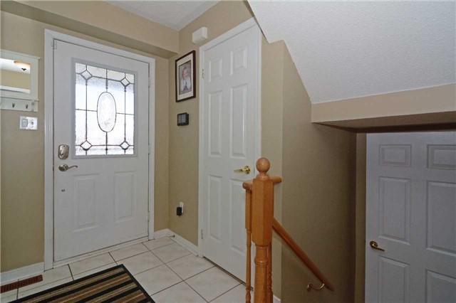 79 Madden Pl, House detached with 3 bedrooms, 2 bathrooms and 3 parking in Clarington ON | Image 2