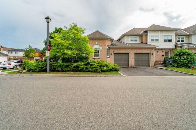 2 Brisbane Crt, Townhouse with 2 bedrooms, 2 bathrooms and 2 parking in Brampton ON | Image 12