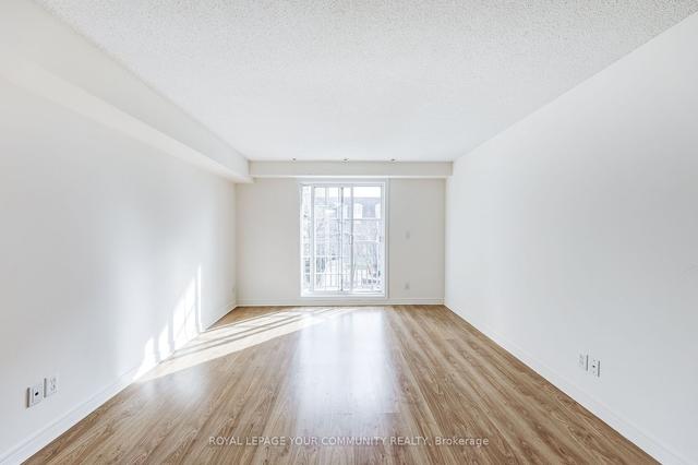 17 - 45 Cedarcroft Blvd, Townhouse with 3 bedrooms, 2 bathrooms and 1 parking in Toronto ON | Image 3