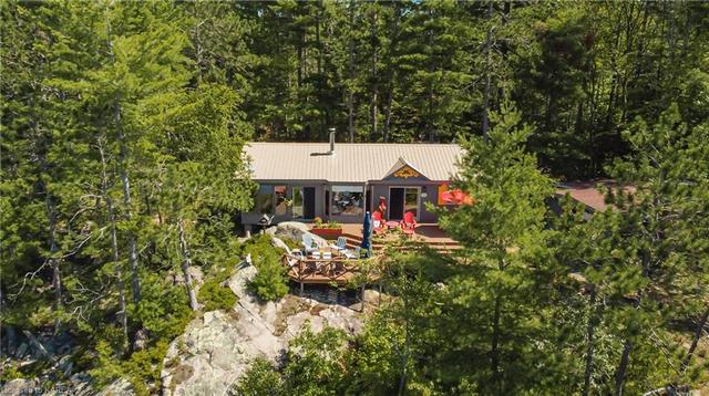 890 Mazinaw Lake, House detached with 2 bedrooms, 1 bathrooms and null parking in North Frontenac ON | Image 42