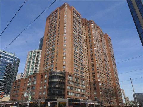 1811 - 633 Bay St, Condo with 1 bedrooms, 2 bathrooms and null parking in Toronto ON | Image 1