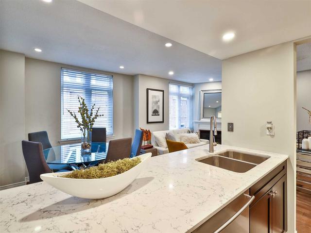 17 - 100 Redpath Ave, Townhouse with 2 bedrooms, 2 bathrooms and 1 parking in Toronto ON | Image 2