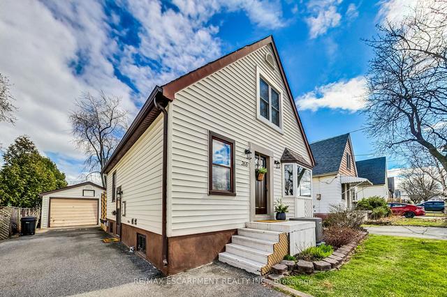265 East 26th St, House detached with 3 bedrooms, 1 bathrooms and 5 parking in Hamilton ON | Image 23