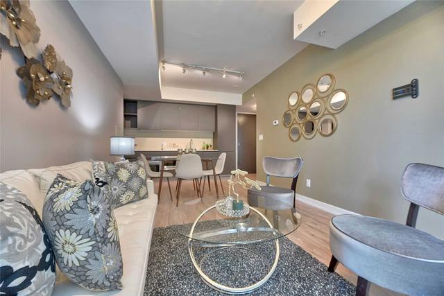 328 - 377 Madison Ave, Condo with 1 bedrooms, 1 bathrooms and 1 parking in Toronto ON | Image 6