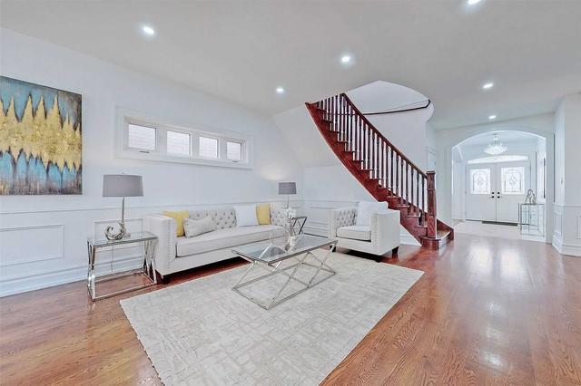 18 Commonwealth Ave, House detached with 5 bedrooms, 5 bathrooms and 6 parking in Toronto ON | Image 23