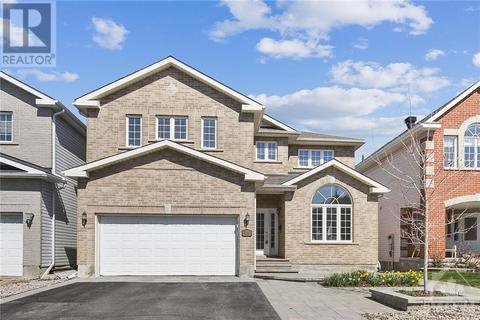 128 Oakfield Crescent, House detached with 4 bedrooms, 2 bathrooms and 4 parking in Ottawa ON | Card Image