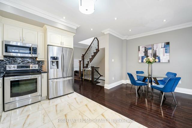 39a Wolcott Ave, House detached with 4 bedrooms, 5 bathrooms and 2 parking in Toronto ON | Image 5