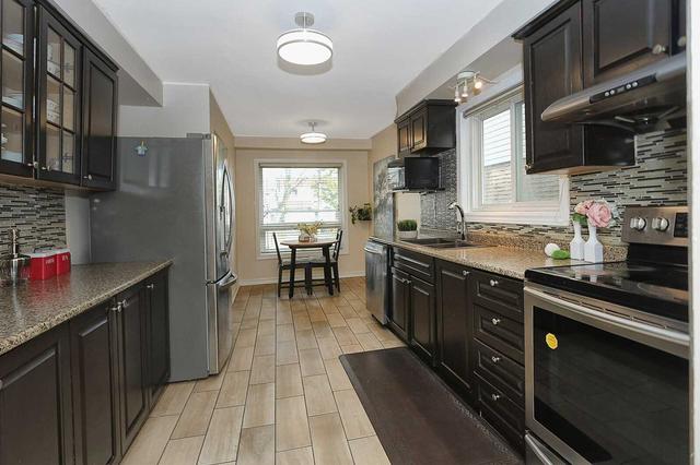 1561 Geta Circ, House detached with 4 bedrooms, 3 bathrooms and 5 parking in Pickering ON | Image 3