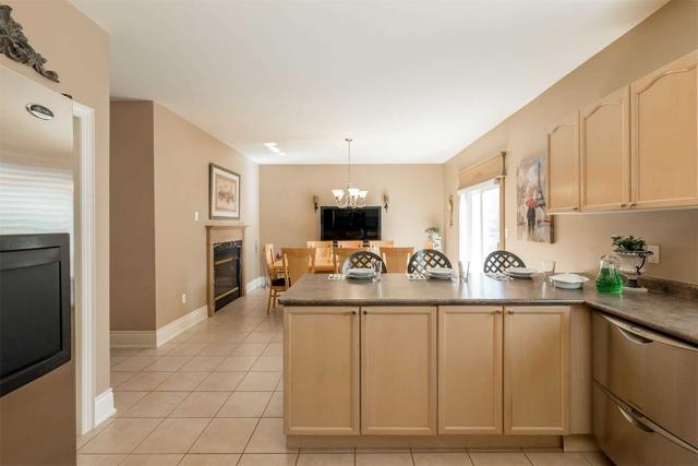 17 Silverado Tr, House detached with 4 bedrooms, 4 bathrooms and 6 parking in Vaughan ON | Image 7