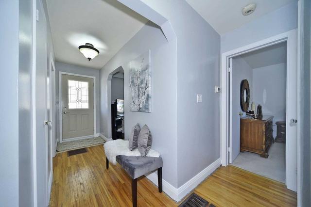 toronto - 7 Adele Ave, House detached with 3 bedrooms, 2 bathrooms and 7 parking in Toronto ON | Image 5