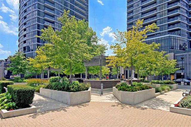 507 - 1 Valhalla Inn Rd, Condo with 2 bedrooms, 1 bathrooms and 1 parking in Toronto ON | Image 12