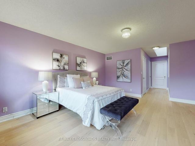 1503 - 28 Sommerset Way, Townhouse with 3 bedrooms, 3 bathrooms and 1 parking in Toronto ON | Image 9