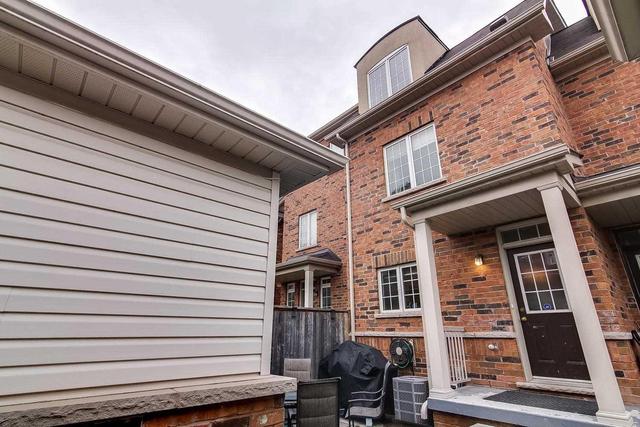 94 Mary Chapman Blvd, House attached with 3 bedrooms, 3 bathrooms and 1 parking in Toronto ON | Image 19