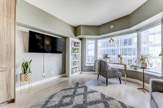 3112 - 155 Yorkville Ave, Condo with 0 bedrooms, 1 bathrooms and 0 parking in Toronto ON | Image 4