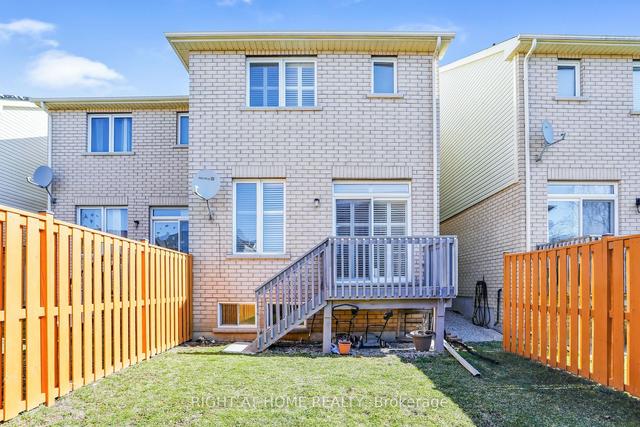 746 Agnew Cres, House attached with 3 bedrooms, 3 bathrooms and 2 parking in Milton ON | Image 11