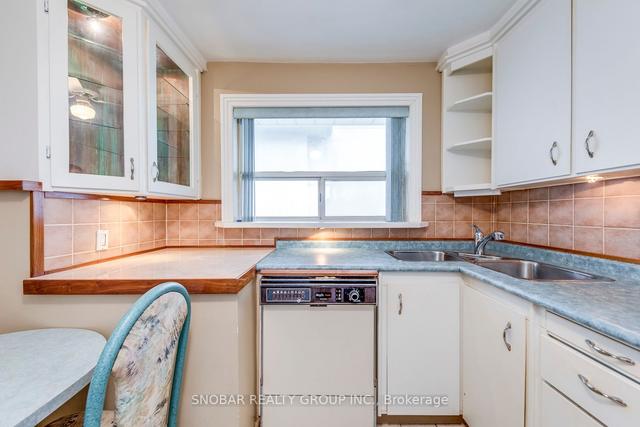 20 Lesmar Dr, House detached with 3 bedrooms, 2 bathrooms and 3 parking in Toronto ON | Image 10
