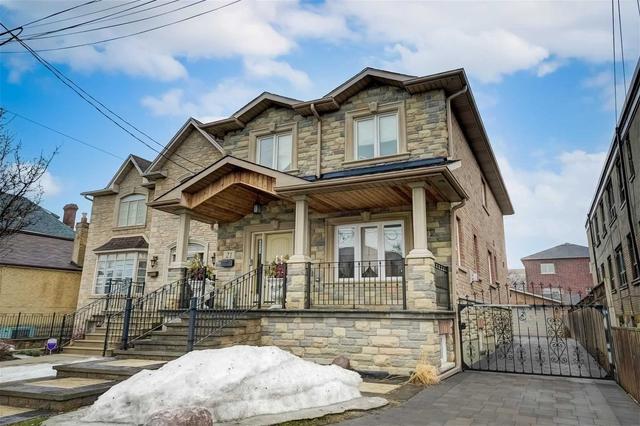 21 Thornton Ave, House detached with 4 bedrooms, 4 bathrooms and 7 parking in Toronto ON | Image 1