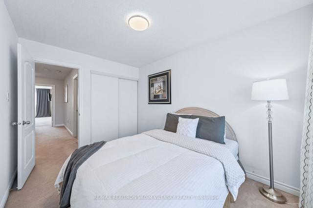 59 Lander Cres, House attached with 3 bedrooms, 4 bathrooms and 3 parking in Vaughan ON | Image 13