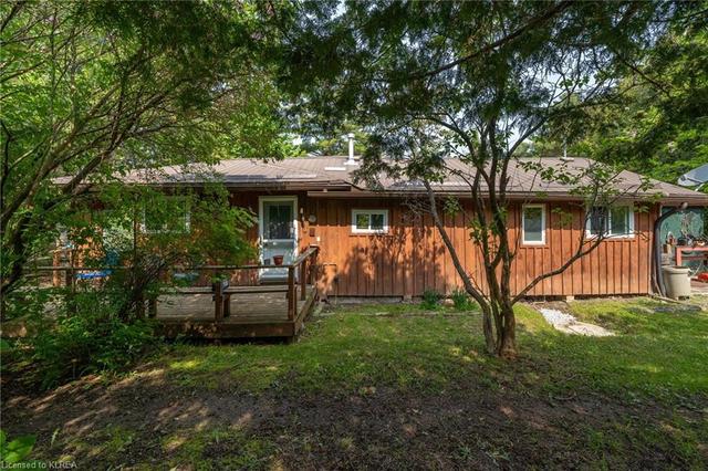 23 North Taylor Road, House detached with 2 bedrooms, 2 bathrooms and null parking in Kawartha Lakes ON | Image 16