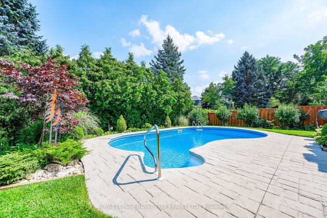 21 Kortright Rd E, House detached with 4 bedrooms, 4 bathrooms and 5 parking in Guelph ON | Image 37