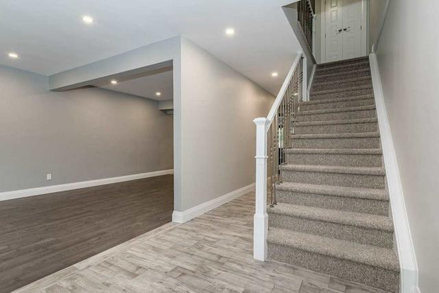 809 Hyde Rd, Townhouse with 4 bedrooms, 3 bathrooms and 1 parking in Burlington ON | Image 20