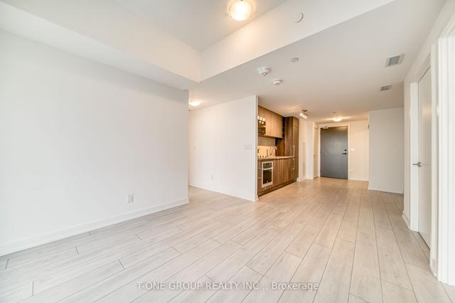 722 - 2033 Kennedy Rd, Condo with 3 bedrooms, 2 bathrooms and 1 parking in Toronto ON | Image 6