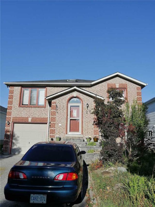 29 Finlay Rd, House detached with 3 bedrooms, 2 bathrooms and 3 parking in Barrie ON | Image 1