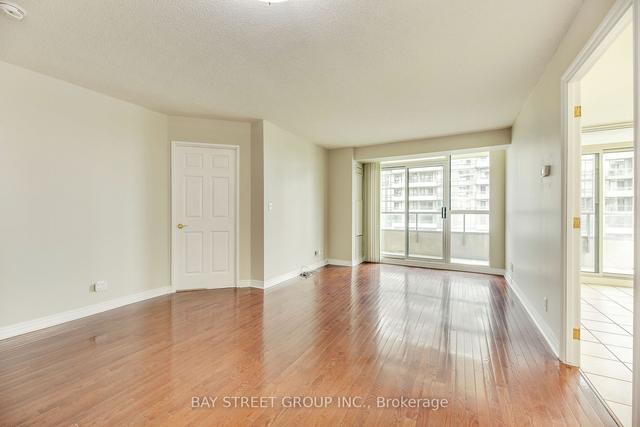 2008 - 23 Hollywood Ave, Condo with 2 bedrooms, 2 bathrooms and 1 parking in Toronto ON | Image 29