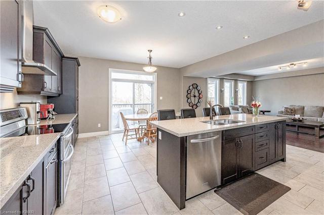 54 Deer Creek Street, House detached with 6 bedrooms, 4 bathrooms and null parking in Kitchener ON | Image 10
