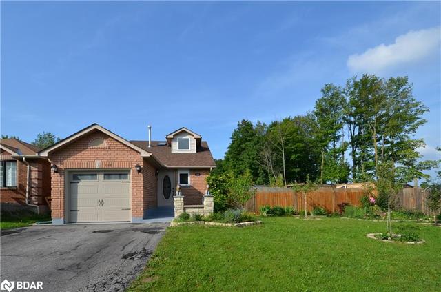 134 Athabaska Road, House detached with 3 bedrooms, 1 bathrooms and 3 parking in Barrie ON | Image 1