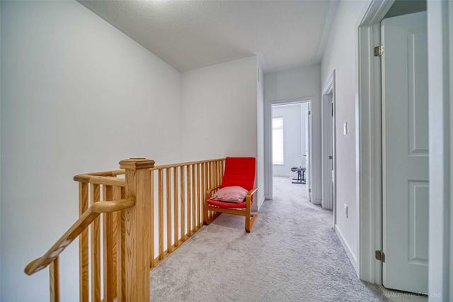18 Antigonish St, House attached with 2 bedrooms, 2 bathrooms and 2 parking in Vaughan ON | Image 8