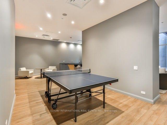 802 - 155 Yorkville Ave, Condo with 1 bedrooms, 1 bathrooms and 0 parking in Toronto ON | Image 5