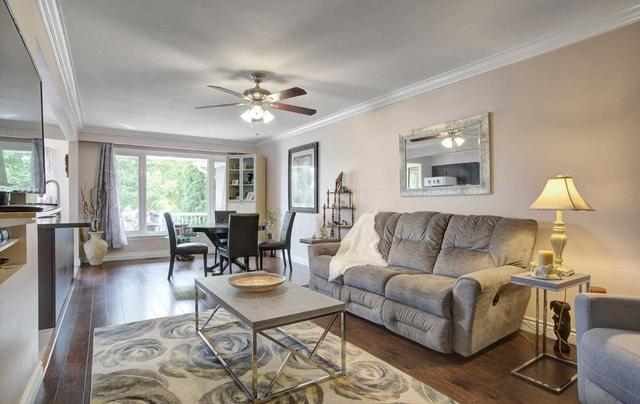 1749 Sandgate Cres, House semidetached with 3 bedrooms, 1 bathrooms and 2 parking in Mississauga ON | Image 16