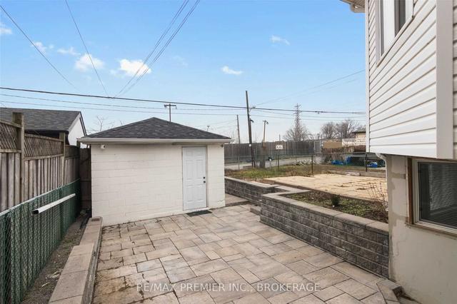 328 Gilbert Ave, House detached with 3 bedrooms, 2 bathrooms and 5 parking in Toronto ON | Image 32