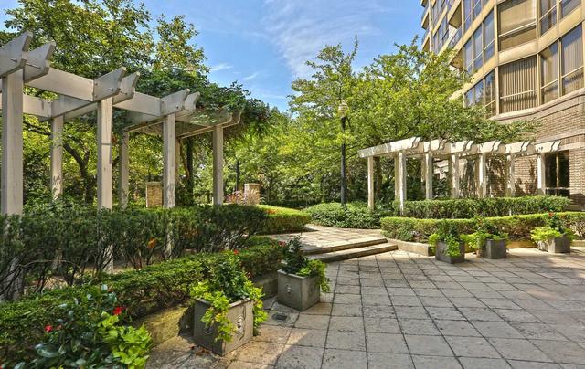809 - 55 Kingsbridge Garden Circ, Condo with 2 bedrooms, 2 bathrooms and 1 parking in Mississauga ON | Image 22