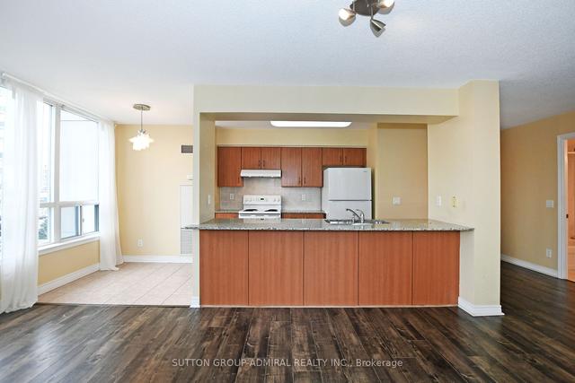405 - 50 Disera Dr, Condo with 2 bedrooms, 2 bathrooms and 1 parking in Vaughan ON | Image 5