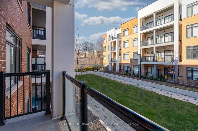 201 - 130 Canon Jackson Dr, Condo with 2 bedrooms, 2 bathrooms and 1 parking in Toronto ON | Image 5