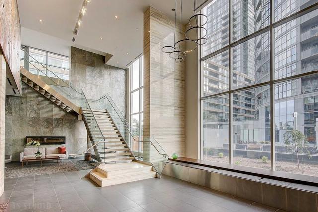 2802 - 15 Iceboat Terr, Condo with 1 bedrooms, 1 bathrooms and 1 parking in Toronto ON | Image 25