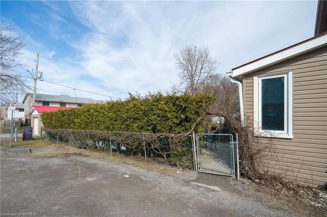 107 Stephen Street, House semidetached with 3 bedrooms, 1 bathrooms and 2 parking in Kingston ON | Image 27