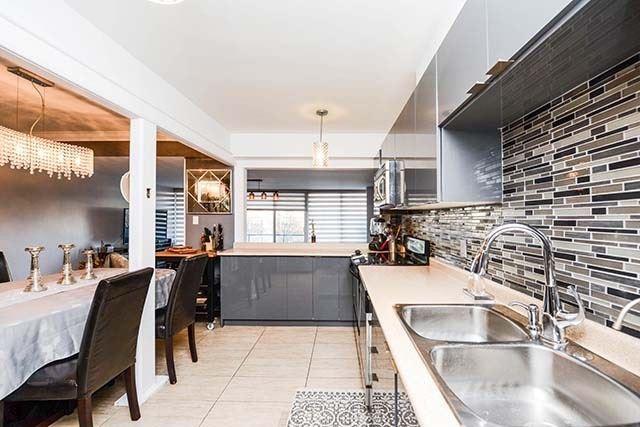 406 - 19 Four Winds Dr, Condo with 3 bedrooms, 2 bathrooms and 1 parking in Toronto ON | Image 7