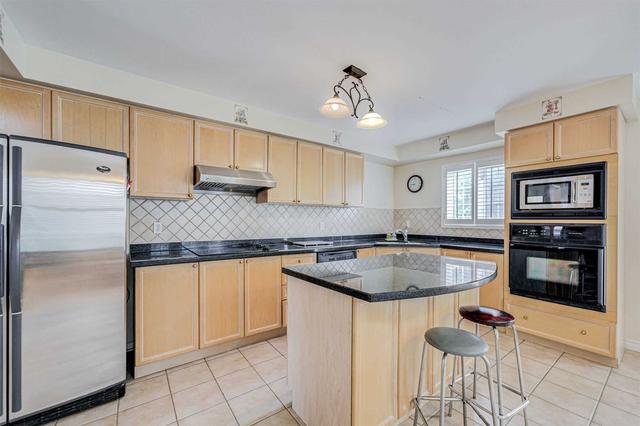 230 - 601 Shoreline Dr, Townhouse with 3 bedrooms, 3 bathrooms and 4 parking in Mississauga ON | Image 2