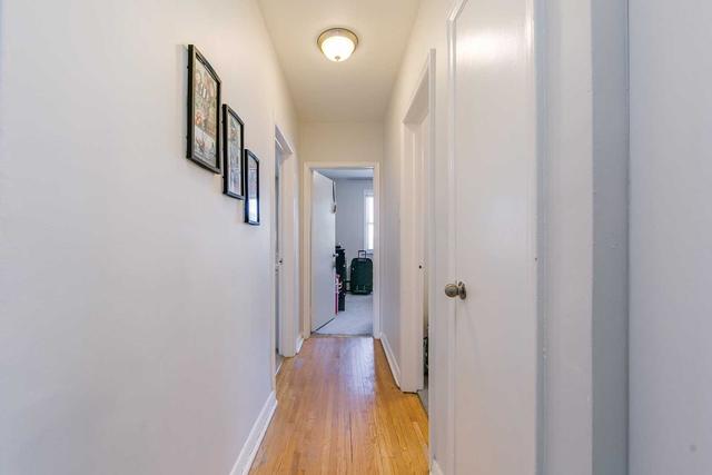 3 - 236 Overbrook Pl, House detached with 2 bedrooms, 1 bathrooms and 1 parking in Toronto ON | Image 3