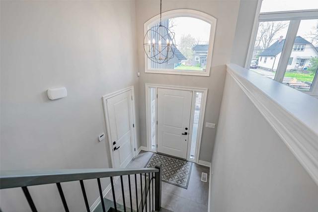 3878 Chippawa Pkwy, House detached with 5 bedrooms, 4 bathrooms and 4 parking in Niagara Falls ON | Image 17