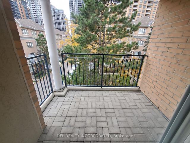 1532 - 28 Sommerset Way, Townhouse with 3 bedrooms, 3 bathrooms and 2 parking in Toronto ON | Image 16